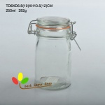 GLASS JAR 250 ML WTIH CLIPS